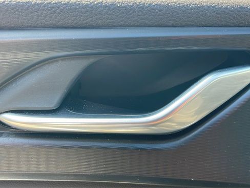 New 2025 Jeep Grand Cherokee Altitude image 18