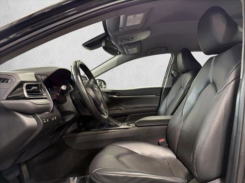 Used 2023 Toyota Camry XSE image 11