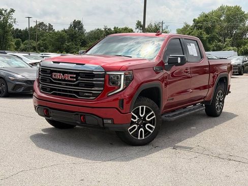 Used 2022 GMC Sierra 1500 AT4 w/ AT4 Premium Package AWD/4WD image 3