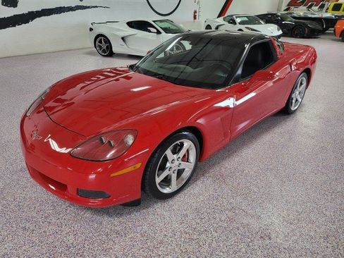 Used 2006 Chevrolet Corvette Coupe RWD image 2