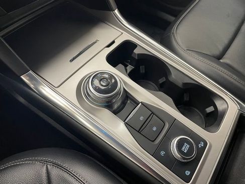 Used 2020 Ford Explorer XLT w/ Equipment Group 202A image 7