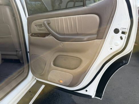 Used 2002 Toyota Sequoia Limited AWD/4WD image 97