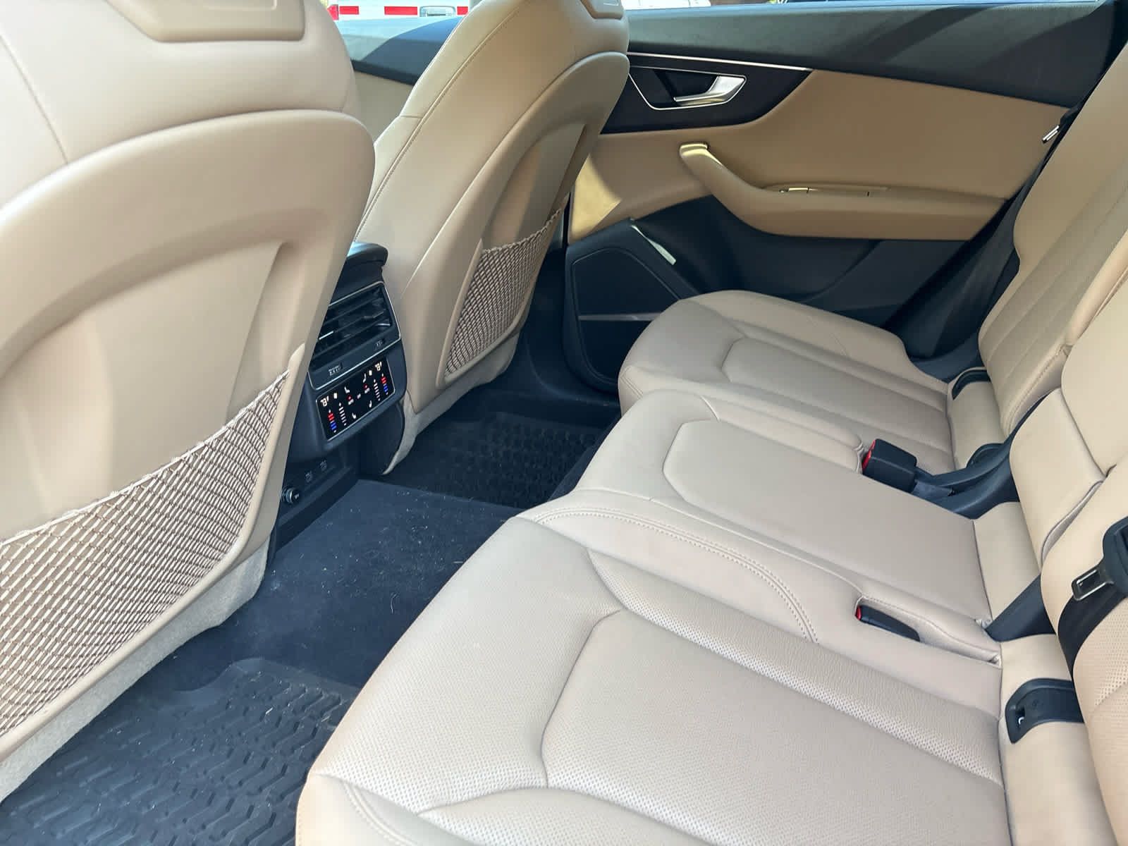 Used 2021 Audi Q8 Prestige w/ Prestige Package AWD/4WD image 14