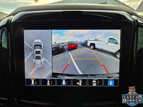 Used 2024 Chevrolet Traverse RS image 34