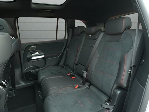 Used 2023 Mercedes-Benz GLB 250 image 27