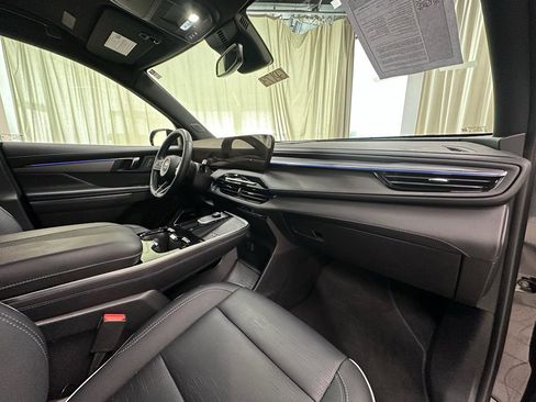 Certified 2025 Buick Enclave Sport Touring image 17