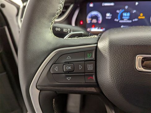 Certified 2023 Jeep Grand Cherokee Altitude image 22