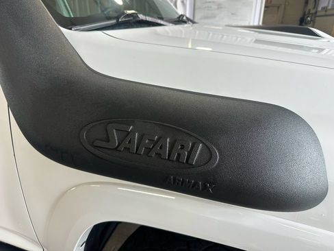Used 2021 Toyota 4Runner Venture w/ Moonroof Package AWD/4WD image 9