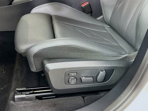 Used 2025 BMW X3 xDrive30i w/ Convenience Package image 19