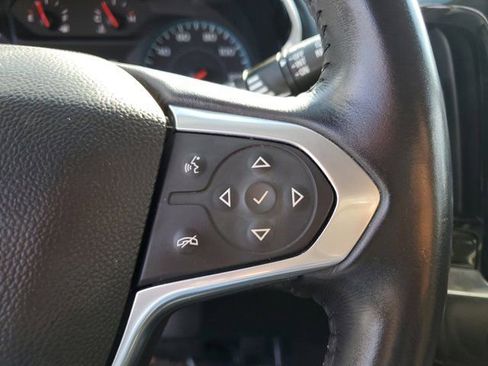 Used 2020 Chevrolet Traverse LT image 22