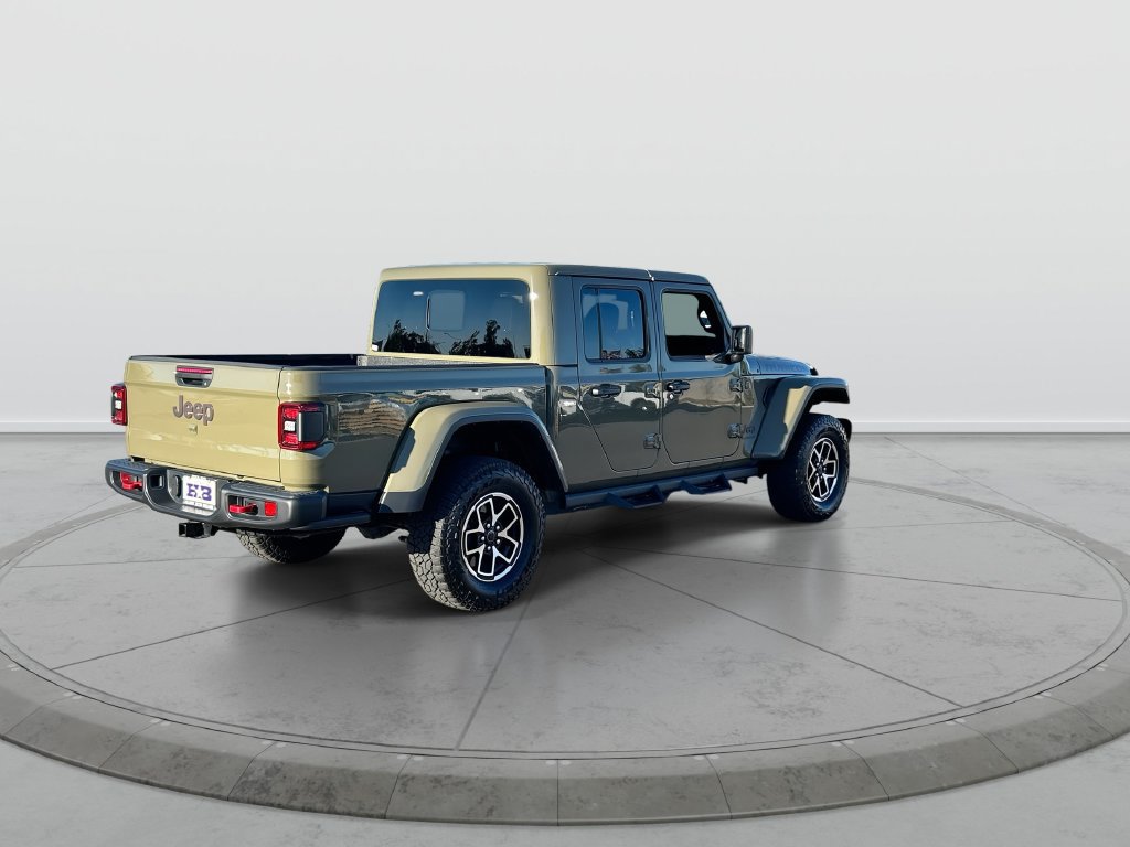 Used 2025 Jeep Gladiator Rubicon w/ Convenience Group AWD/4WD image 8