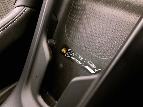 Used 2022 Chevrolet Corvette Stingray Premium Conv w/ Z51 Performance Package RWD image 29