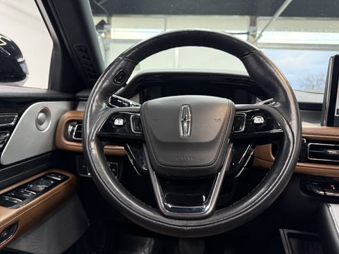 Used 2023 Lincoln Aviator Reserve w/ Jet Appearance Package image 15