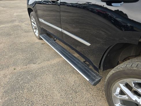 Used 2020 Cadillac Escalade Platinum AWD/4WD image 13