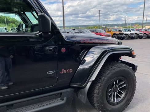 Used 2024 Jeep Wrangler Unlimited Rubicon AWD/4WD image 20