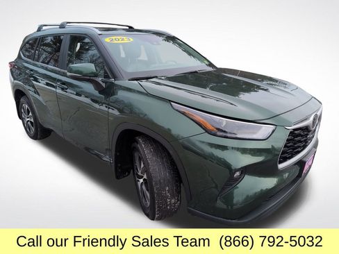 Used 2023 Toyota Highlander XLE image 9