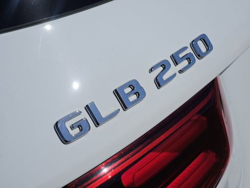 Certified 2025 Mercedes-Benz GLB 250 image 12