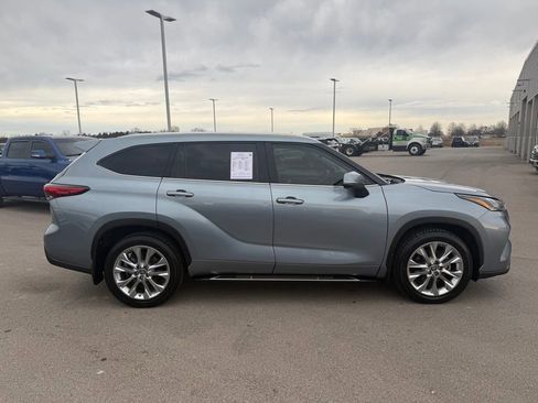 Used 2020 Toyota Highlander Limited image 33