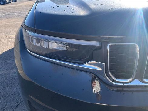 Used 2023 Jeep Grand Cherokee L Laredo image 33