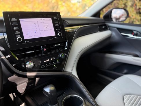 Used 2022 Toyota Camry SE image 37