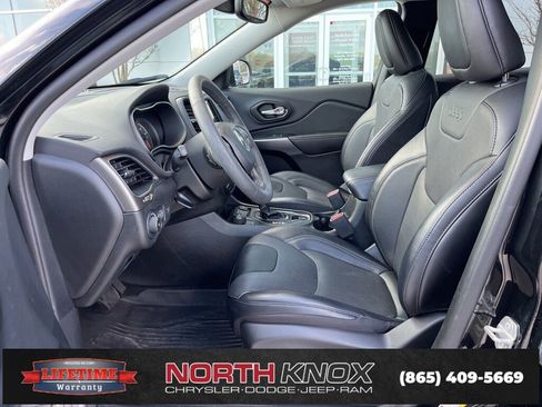 Used 2022 Jeep Cherokee Latitude Lux w/ Sun & Sound Group image 3