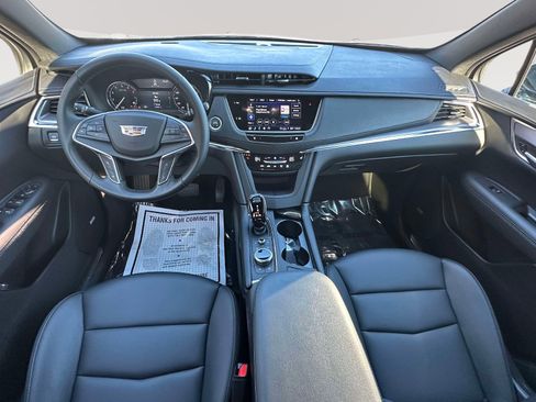 Certified 2025 Cadillac XT5 Luxury image 7