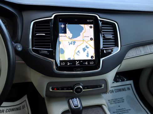 Used 2022 Volvo XC90 T6 Inscription w/ Advanced Package image 10