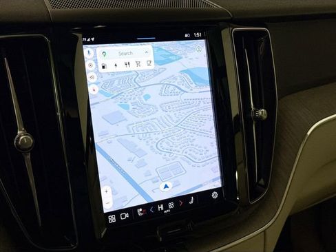 Used 2023 Volvo XC60 T8 Plus w/ Protection Package Premier image 8