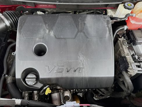 Used 2021 Chevrolet Traverse LT FWD image 38
