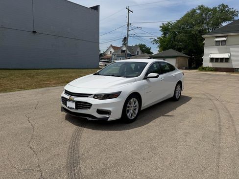 Used 2018 Chevrolet Malibu LT FWD image 3