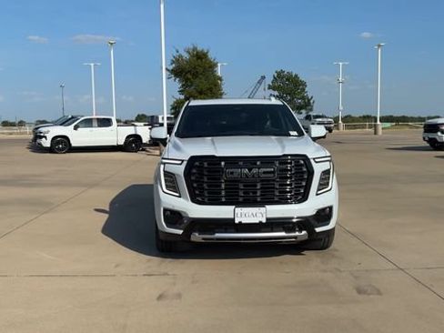 New 2026 GMC Yukon Denali Ultimate AWD/4WD image 3