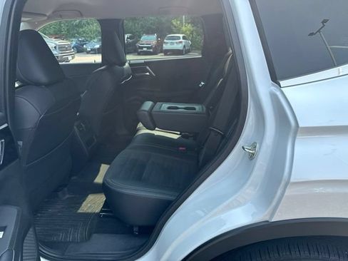 Used 2022 Mitsubishi Outlander SE AWD/4WD image 6