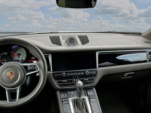 Used 2019 Porsche Macan S AWD/4WD image 9