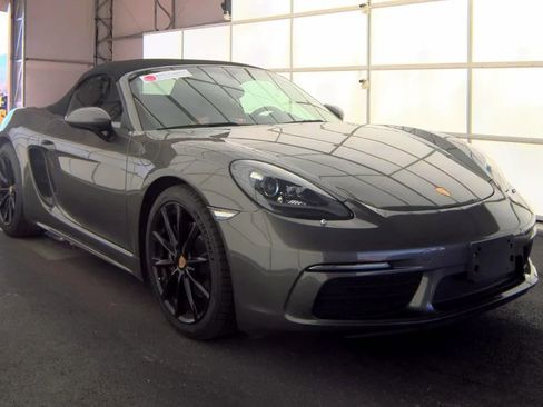 Used 2019 Porsche 718 Boxster image 3