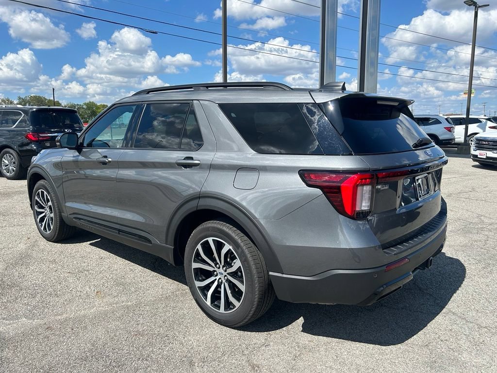 Used 2026 Ford Explorer ST-Line AWD/4WD image 3