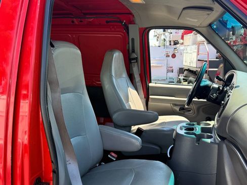 Used 2002 Ford E-350 and Econoline 350 Super Duty RWD image 14