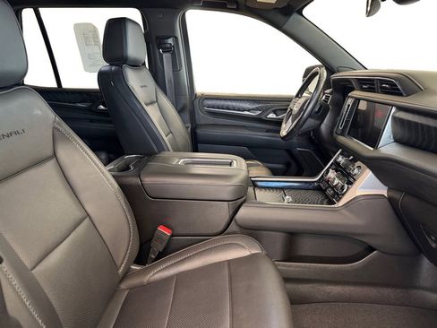 Used 2022 GMC Yukon Denali image 17