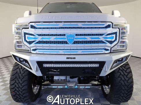 Used 2022 Ford F350 Platinum image 2