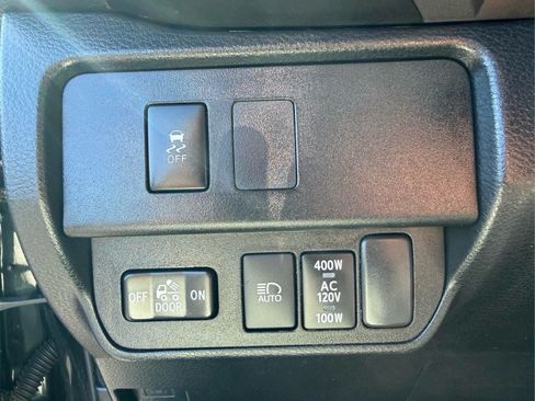 Used 2021 Toyota Tacoma TRD Sport AWD/4WD image 24