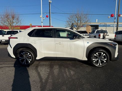 Used 2023 Subaru Solterra Premium image 8