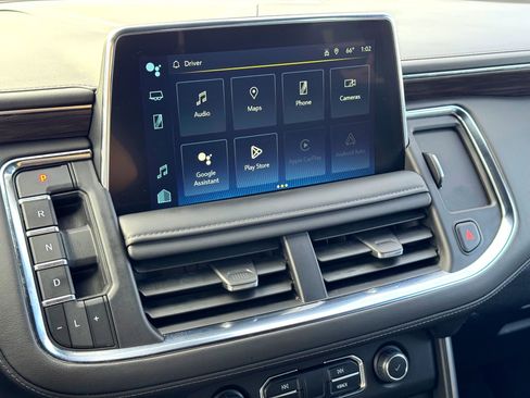 Used 2024 Chevrolet Suburban LT image 29