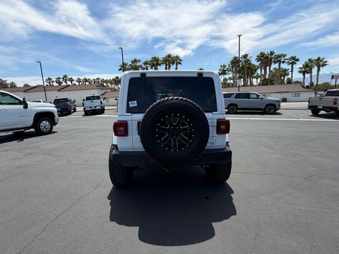 Used 2020 Jeep Wrangler Unlimited Sahara AWD/4WD image 4