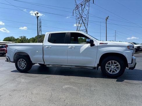 Used 2019 Chevrolet Silverado 1500 LT w/ Z71 Off-Road Package AWD/4WD image 3