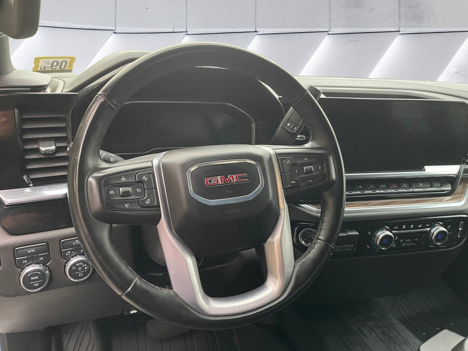 Used 2025 GMC Sierra 1500 Elevation AWD/4WD image 13