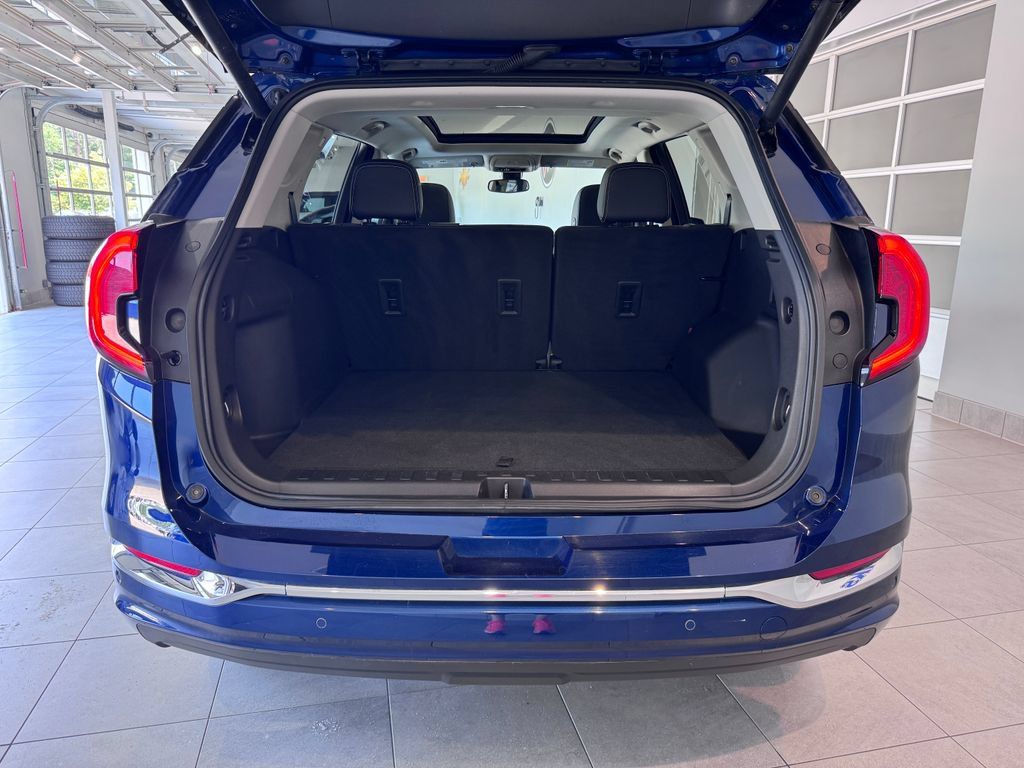 Certified 2023 GMC Terrain Denali w/ Denali Premium Package AWD/4WD image 7