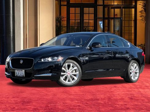 Used 2019 Jaguar XF Premium image 1