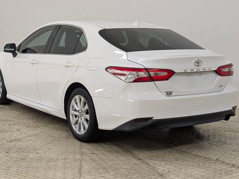Used 2019 Toyota Camry LE image 3