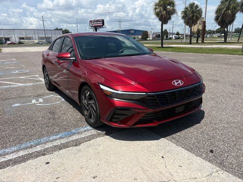 Used 2025 Hyundai Elantra SEL FWD image 1