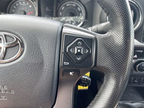 Used 2017 Toyota Tacoma TRD Pro AWD/4WD image 25