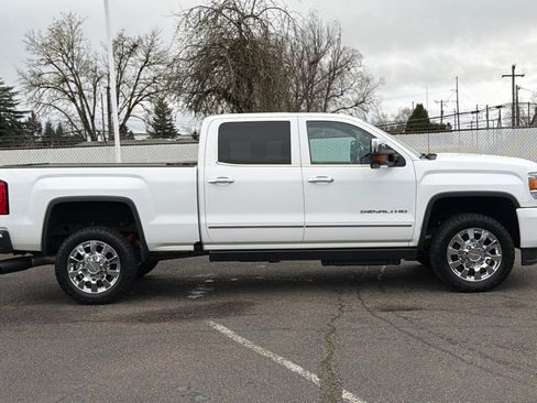 Used 2016 GMC Sierra 2500 Denali w/ Duramax Plus Package image 3
